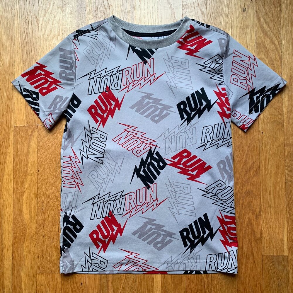 Reebok Run AOP T-shirt with Lightening Rods Boys Size Medium 10-12